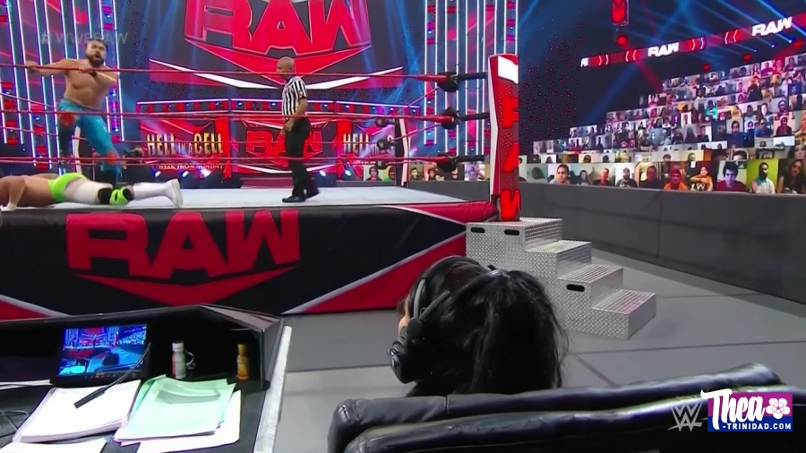 WWE_Monday_Night_Raw_2020_10_12_720p_HDTV_x264-NWCHD_mp40145.jpg