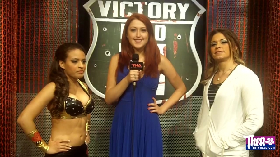 Val_with_Sarita_and_Rosita_Before_Tonight_s_Victory_Road_02.jpg