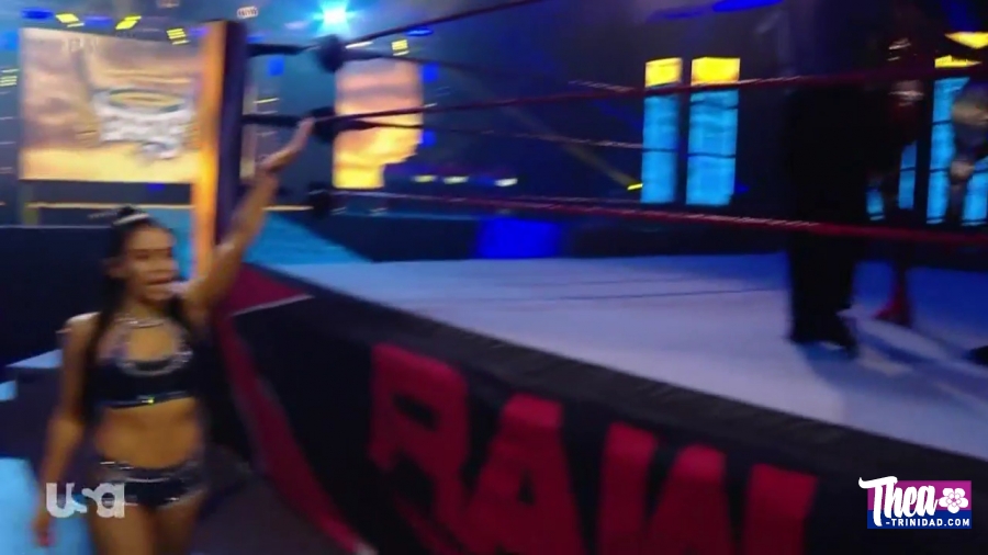 WWE_Monday_Night_Raw_2020_04_06_720p_HDTV_x264-NWCHD_mp48407.jpg