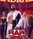 WWE_Monday_Night_Raw_2020_08_31_720p_HDTV_x264-NWCHD_mp40067.jpg