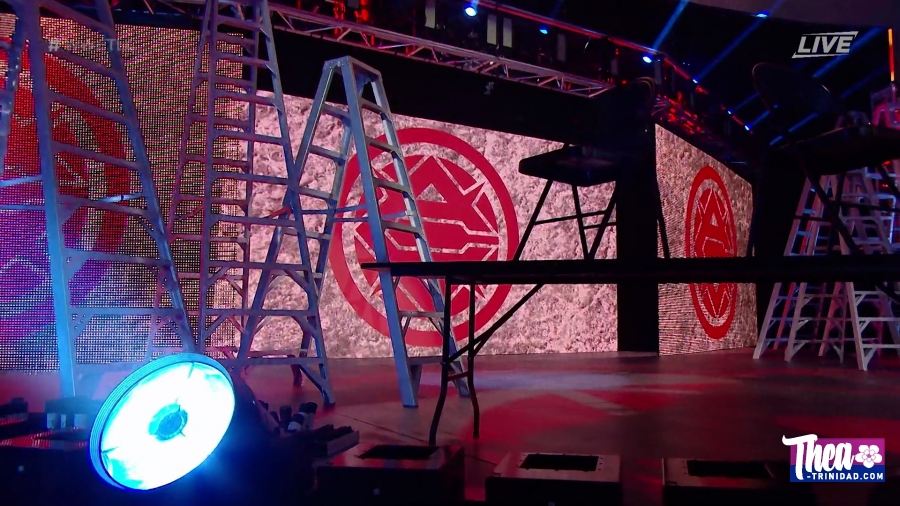 WWE_TLC_2019_Kickoff_1080p_WEB_h264-HEEL_mp41071.jpg