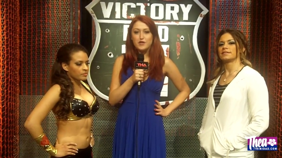 Val_with_Sarita_and_Rosita_Before_Tonight_s_Victory_Road_04.jpg